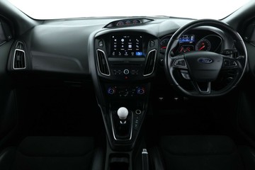 https://vehicle-cdn.autoleague.cloud/30675_61039301_34.jpg