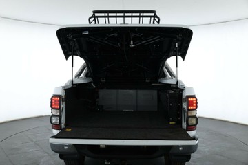 https://vehicle-cdn.autoleague.cloud/30675_61039312_16.jpg