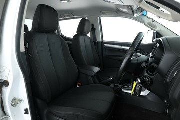https://vehicle-cdn.autoleague.cloud/30675_61039312_19.jpg
