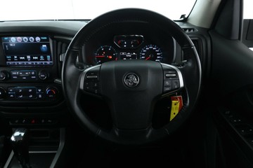 https://vehicle-cdn.autoleague.cloud/30675_61039312_21.jpg
