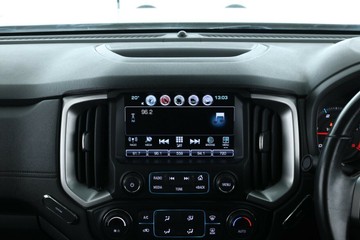 https://vehicle-cdn.autoleague.cloud/30675_61039312_24.jpg