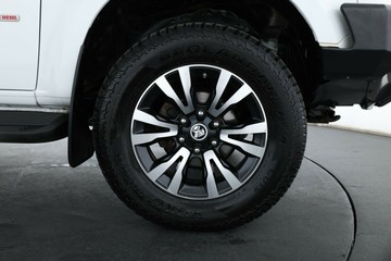 https://vehicle-cdn.autoleague.cloud/30675_61039312_4.jpg
