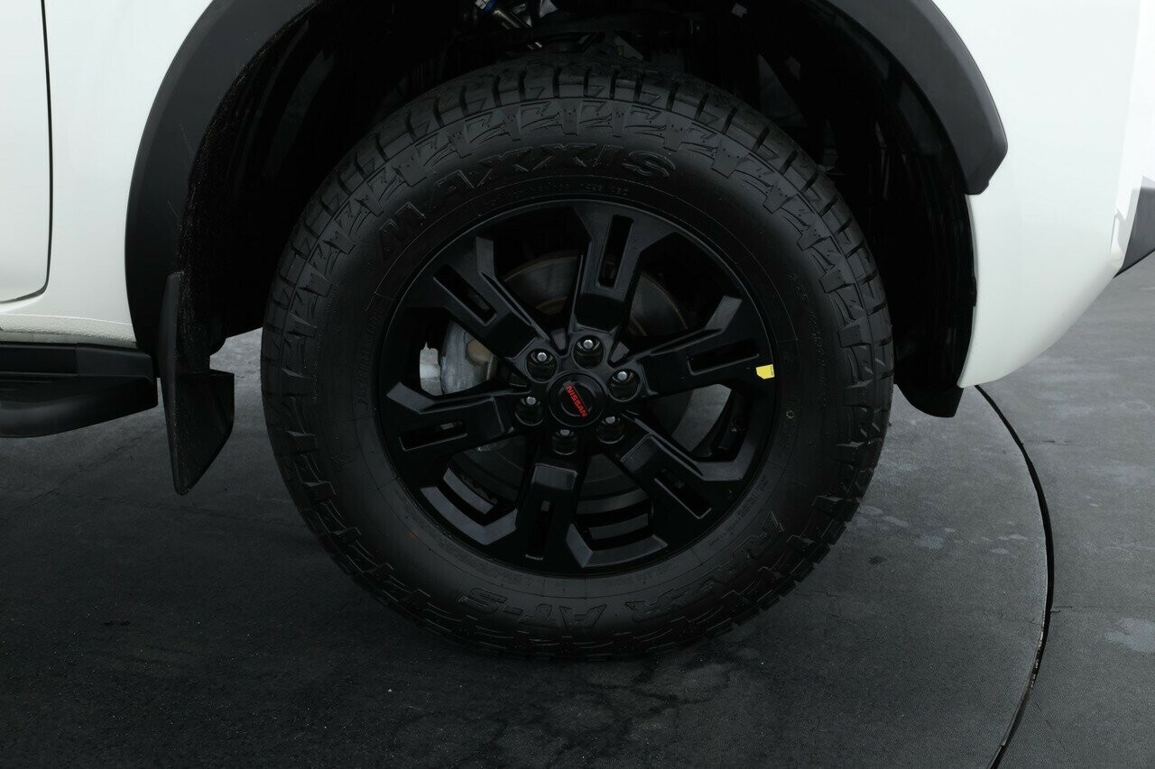 Nissan Navara image 4