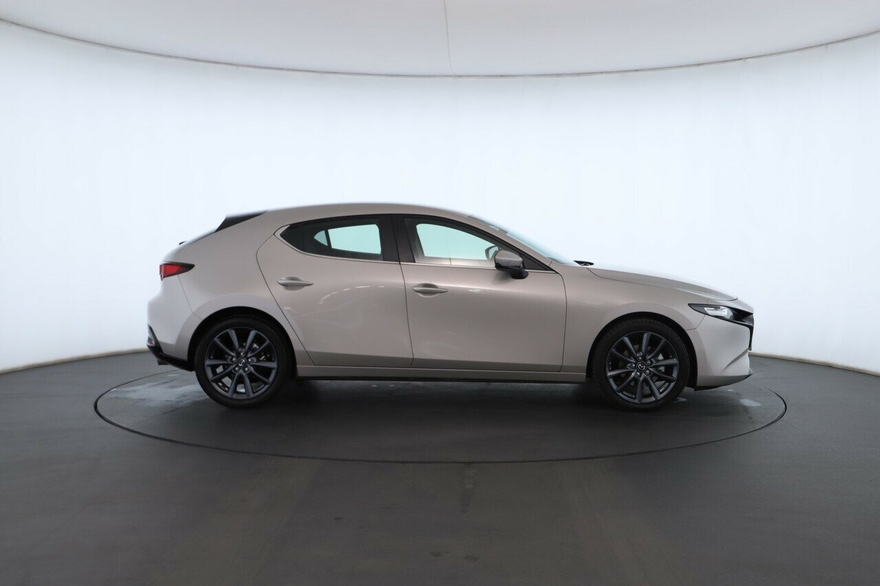 Mazda 3 image 3