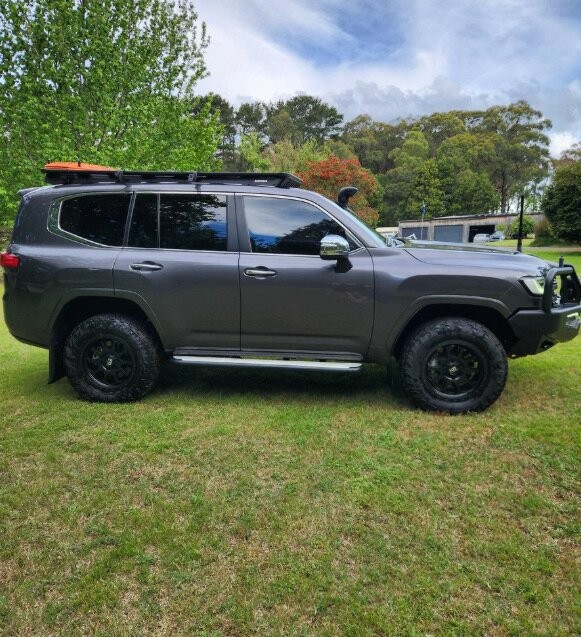 Toyota Landcruiser image 3