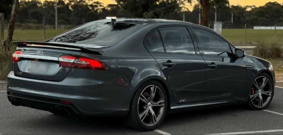 Ford Falcon image 2