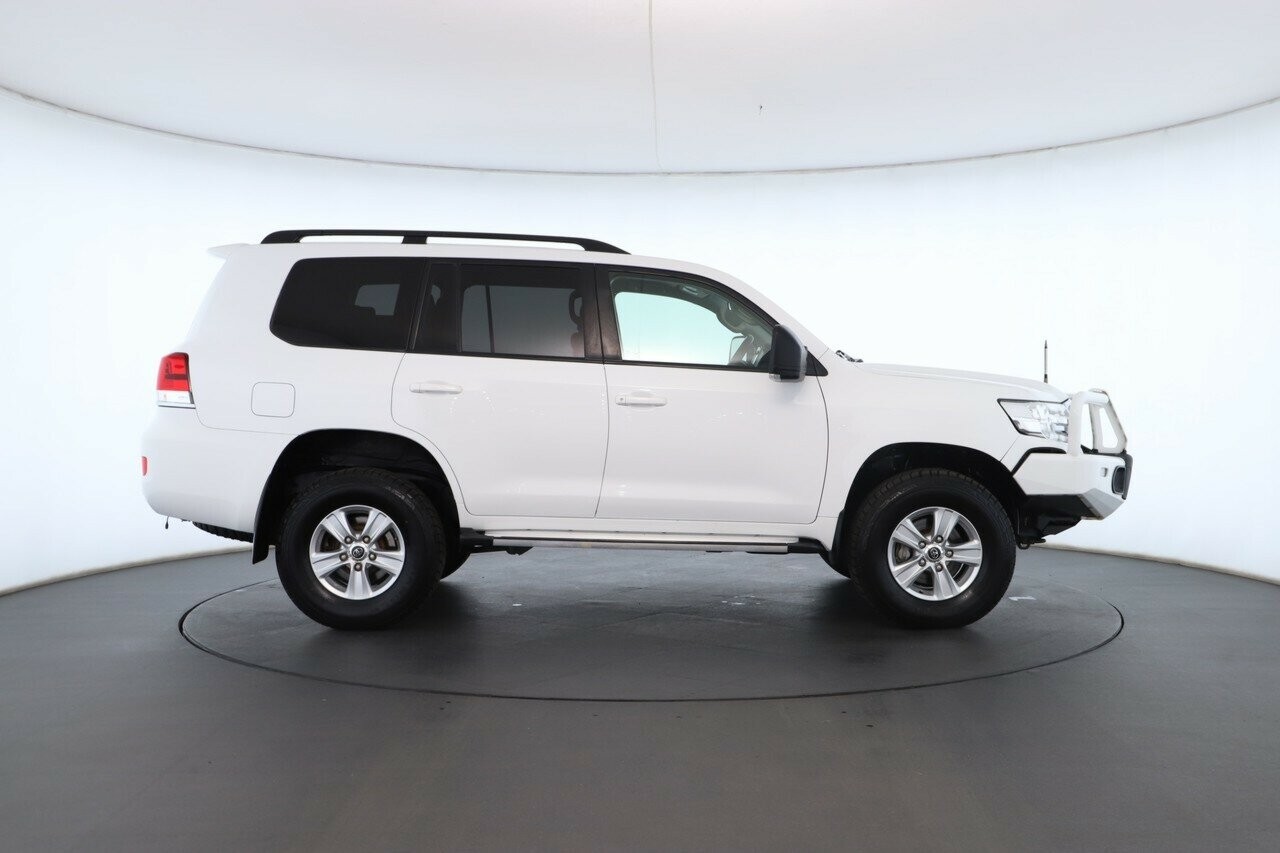 Toyota Landcruiser image 3