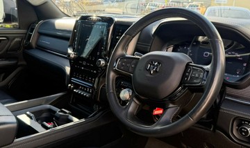 https://vehicle-cdn.autoleague.cloud/30675_61039757_3.jpg