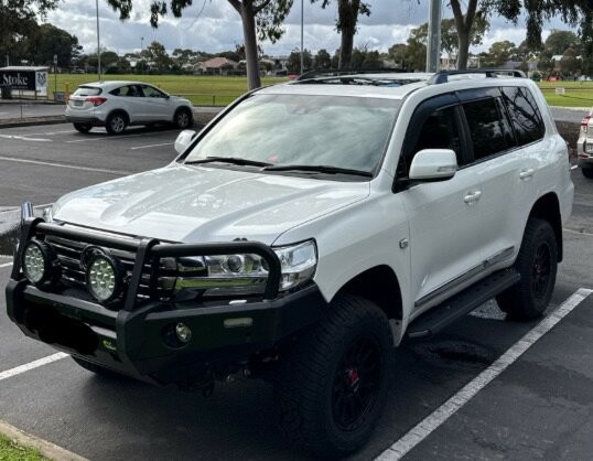 Toyota Landcruiser image 1