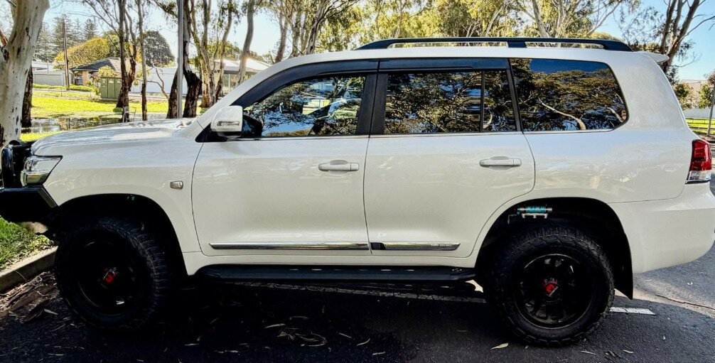 Toyota Landcruiser image 3