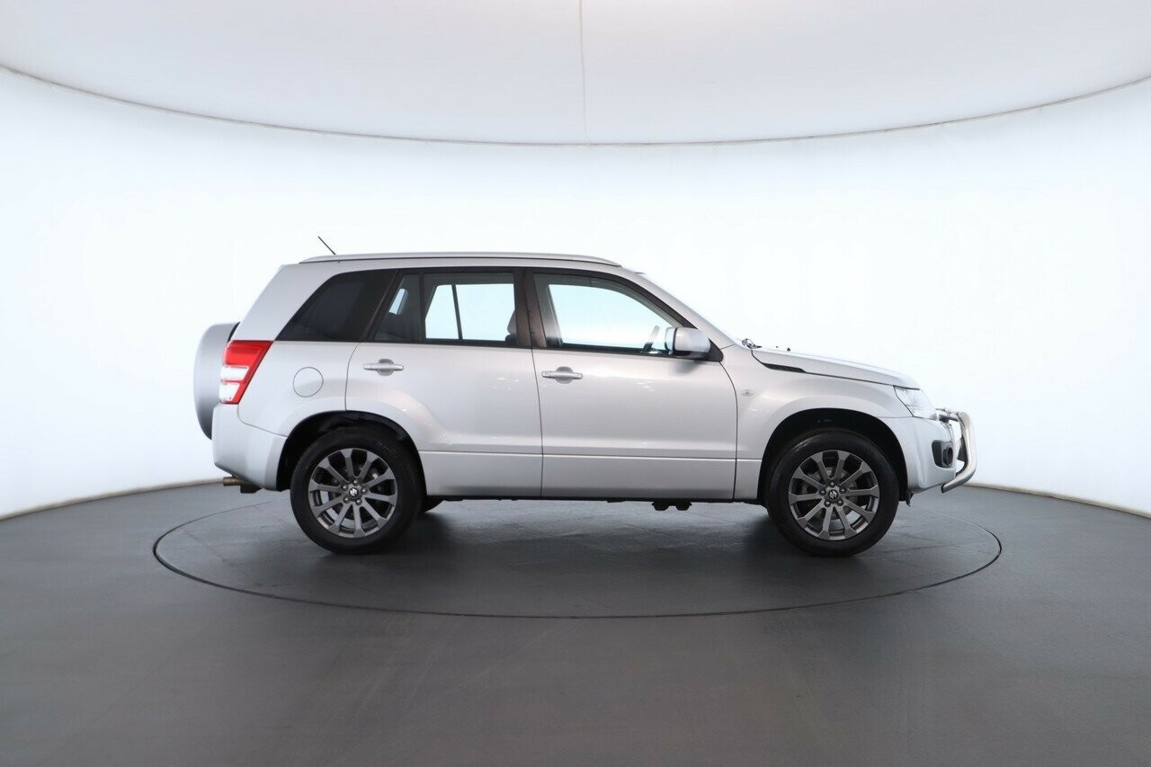 Suzuki Grand Vitara image 3