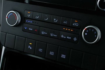 https://vehicle-cdn.autoleague.cloud/30675_61039871_25.jpg