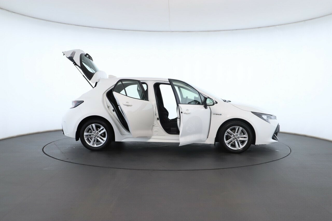 Toyota Corolla image 2