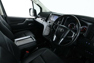 https://vehicle-cdn.autoleague.cloud/30675_61039895_20.jpg