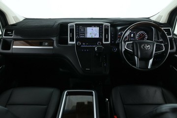 https://vehicle-cdn.autoleague.cloud/30675_61039895_31.jpg