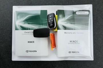 https://vehicle-cdn.autoleague.cloud/30675_61039895_32.jpg