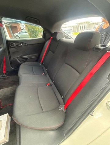 https://vehicle-cdn.autoleague.cloud/30675_61039912_6.jpg