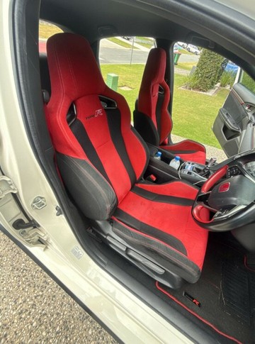https://vehicle-cdn.autoleague.cloud/30675_61039912_8.jpg