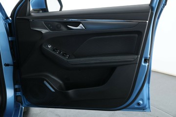 https://vehicle-cdn.autoleague.cloud/30675_61039937_17.jpg