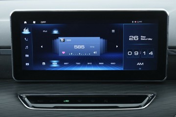 https://vehicle-cdn.autoleague.cloud/30675_61039937_23.jpg