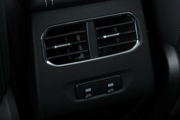https://vehicle-cdn.autoleague.cloud/30675_61039937_32.jpg