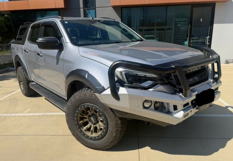 Isuzu D-max image 1