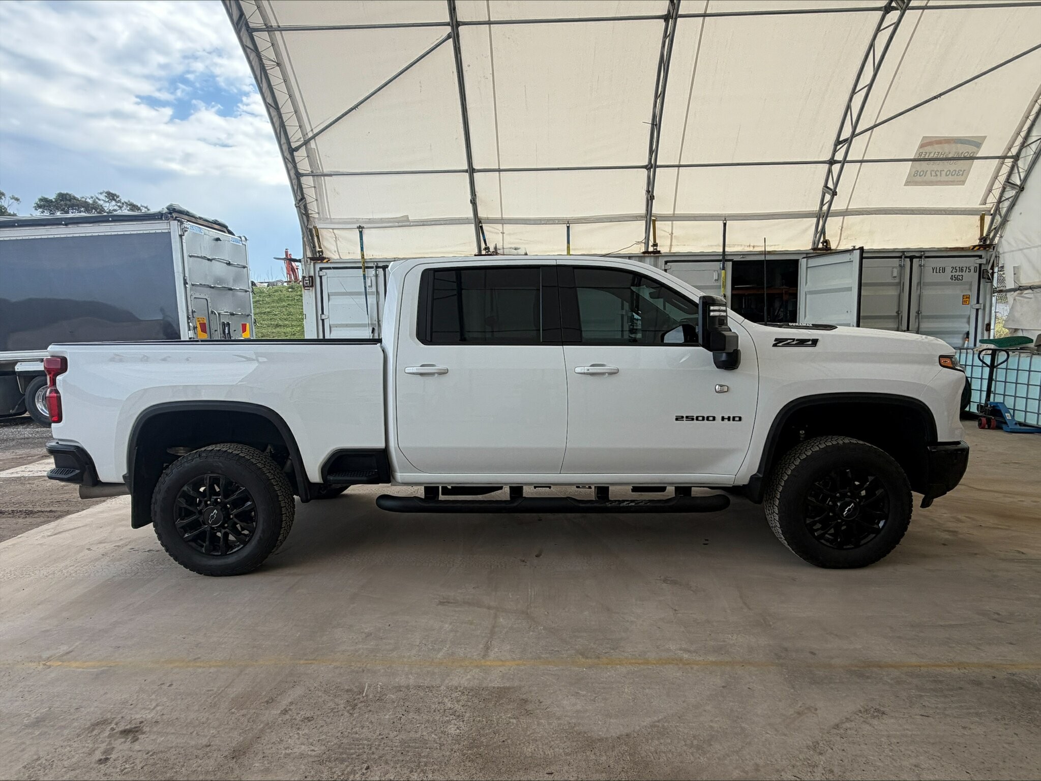 Chevrolet Silverado Hd image 2