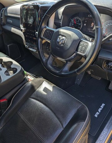 https://vehicle-cdn.autoleague.cloud/30675_61039995_7.jpg
