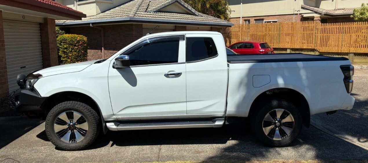 Isuzu D-max image 2