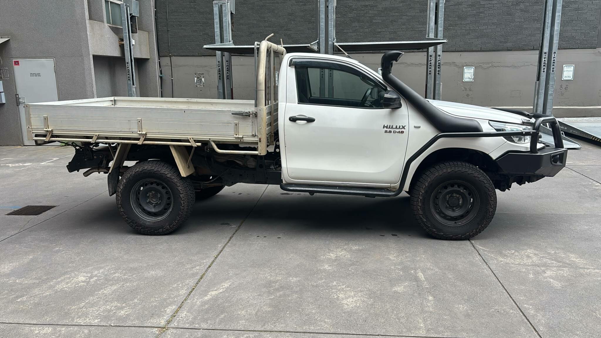 Toyota Hilux image 3