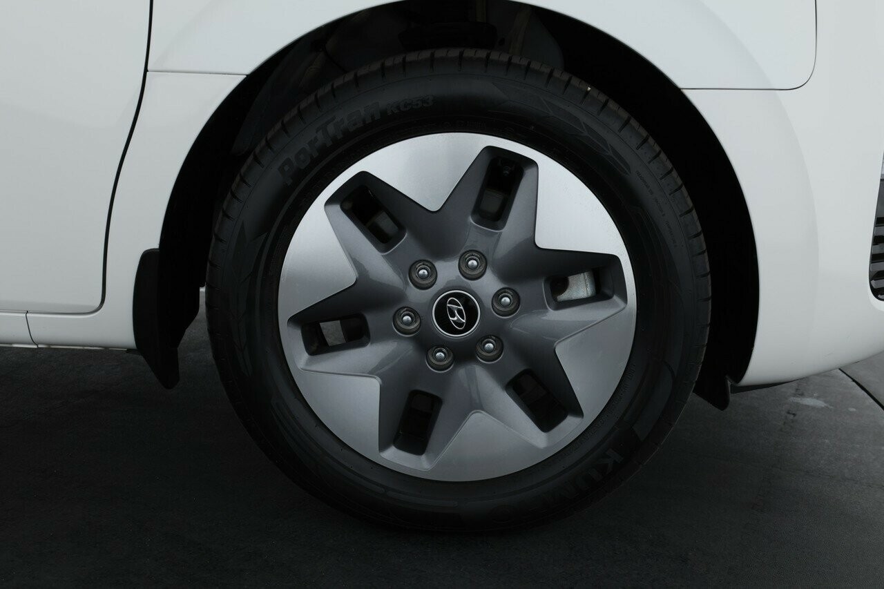 Hyundai Staria image 4