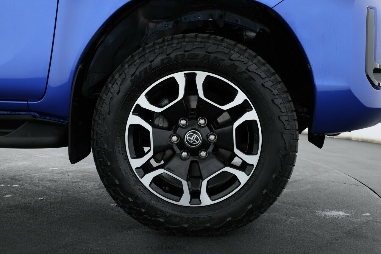 Toyota Hilux image 4