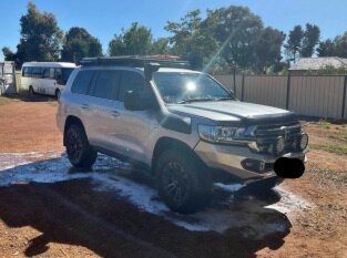 Toyota Landcruiser image 1