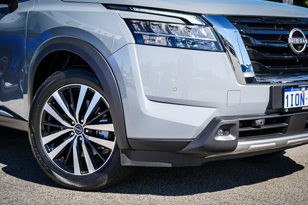 Nissan Pathfinder image 3