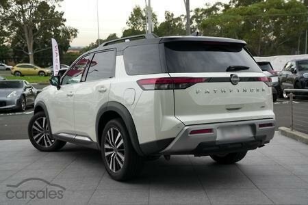 Nissan Pathfinder image 2