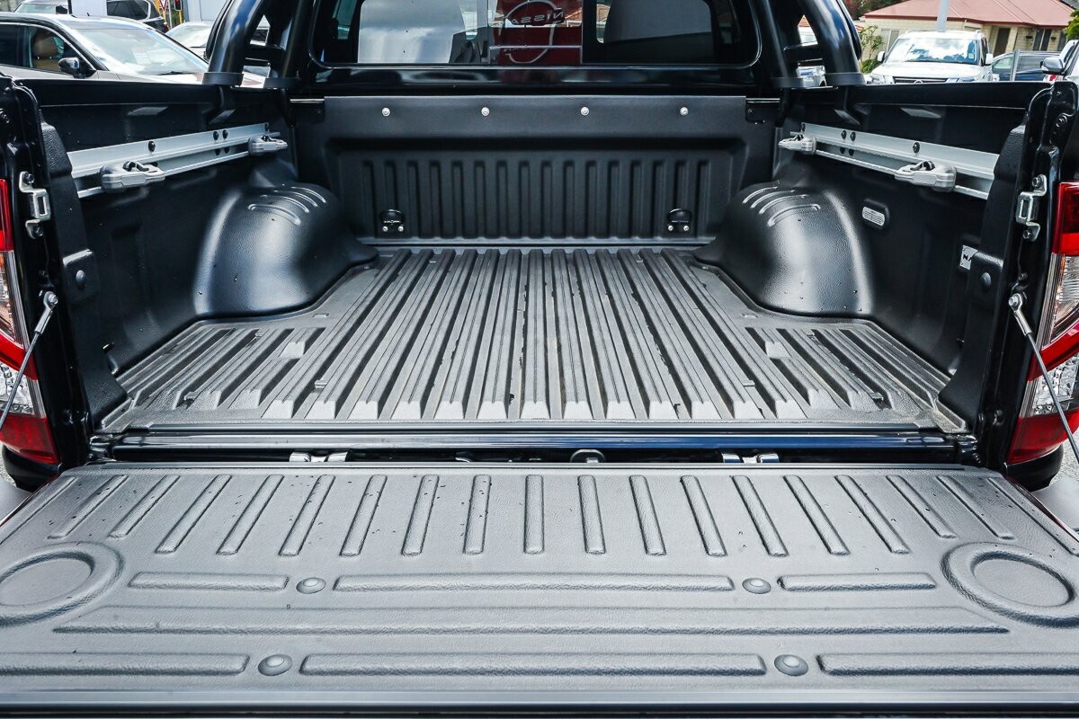 Nissan Navara image 4