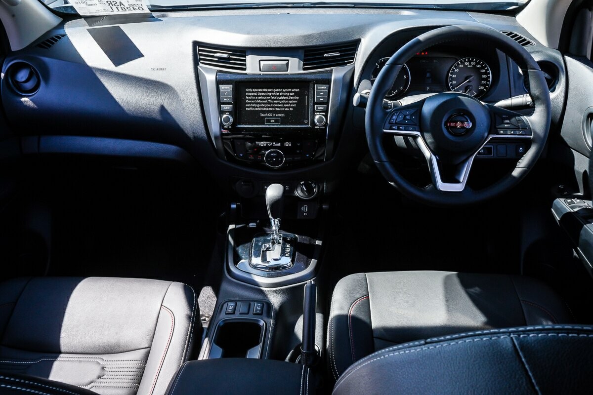 Nissan Navara image 2