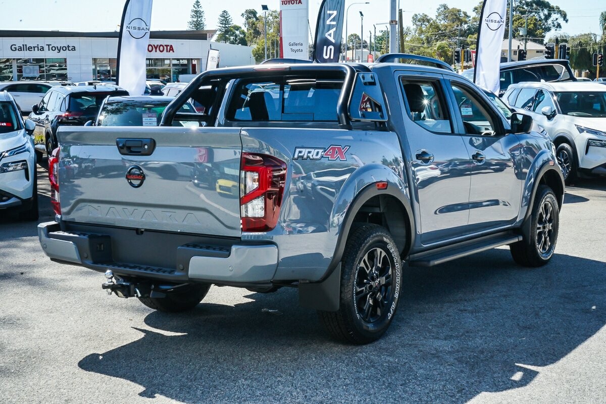 Nissan Navara image 3