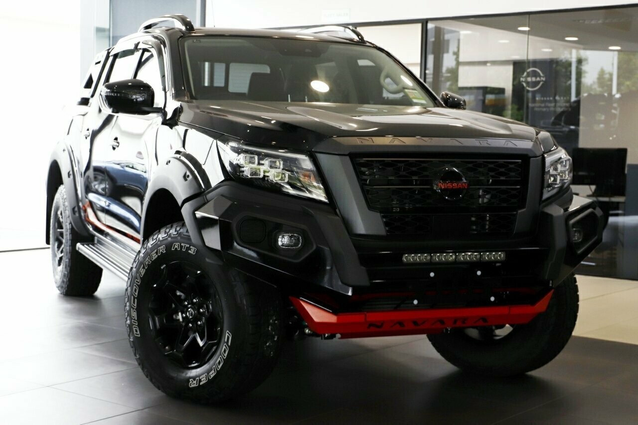 Nissan Navara image 1