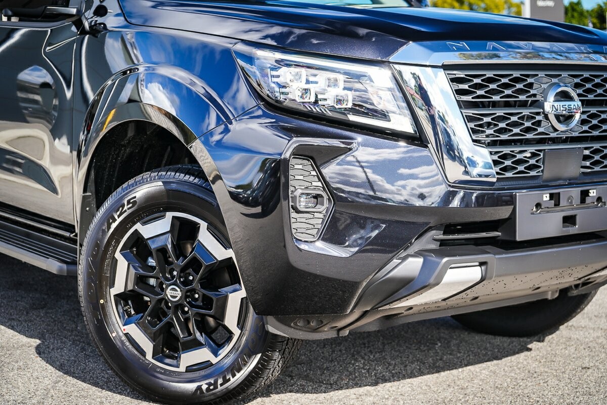 Nissan Navara image 3