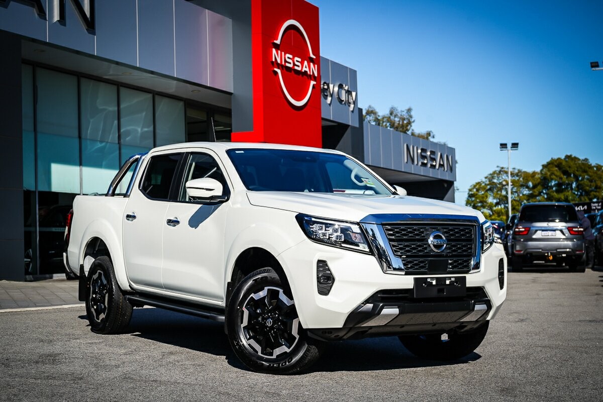 Nissan Navara image 1