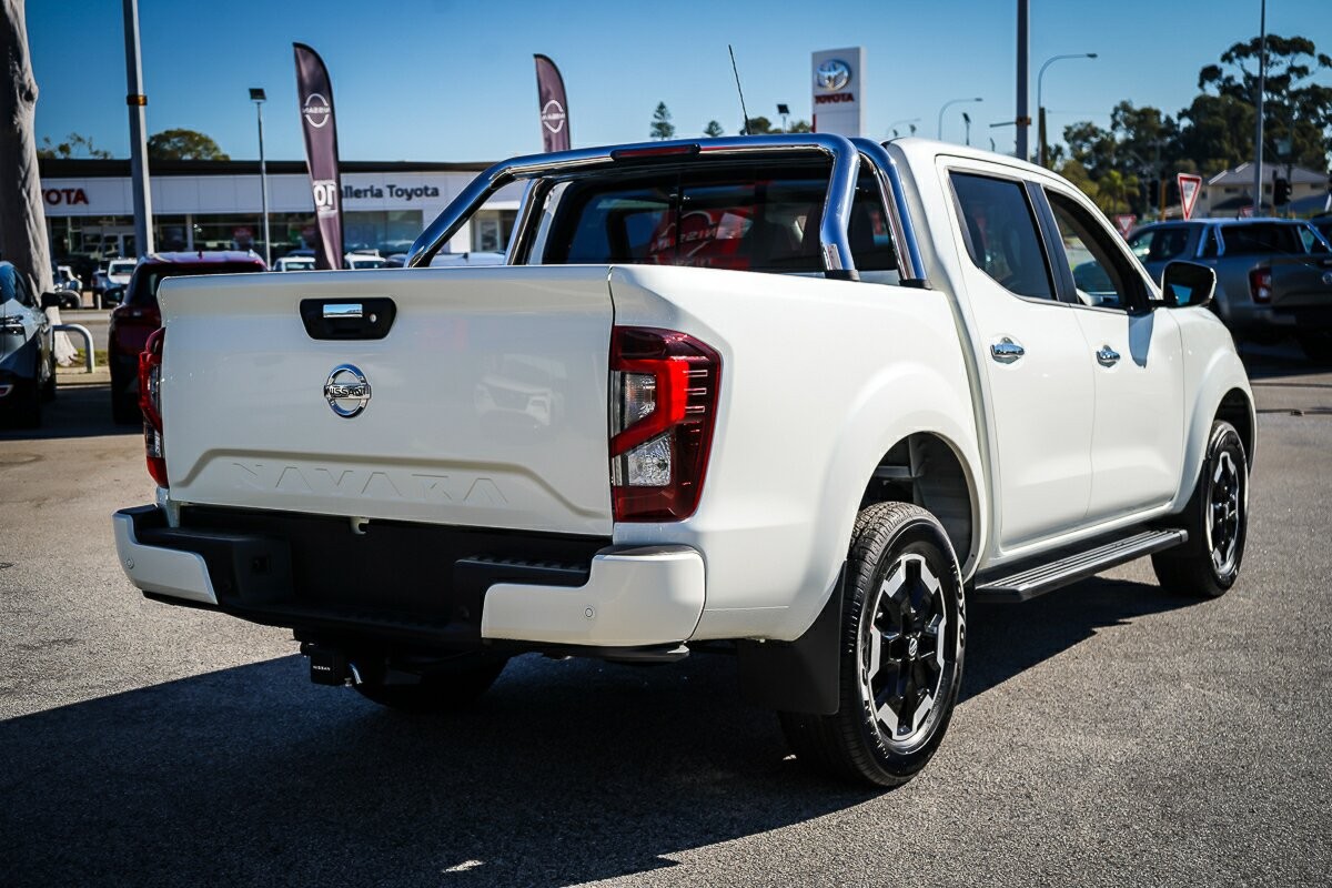 Nissan Navara image 4