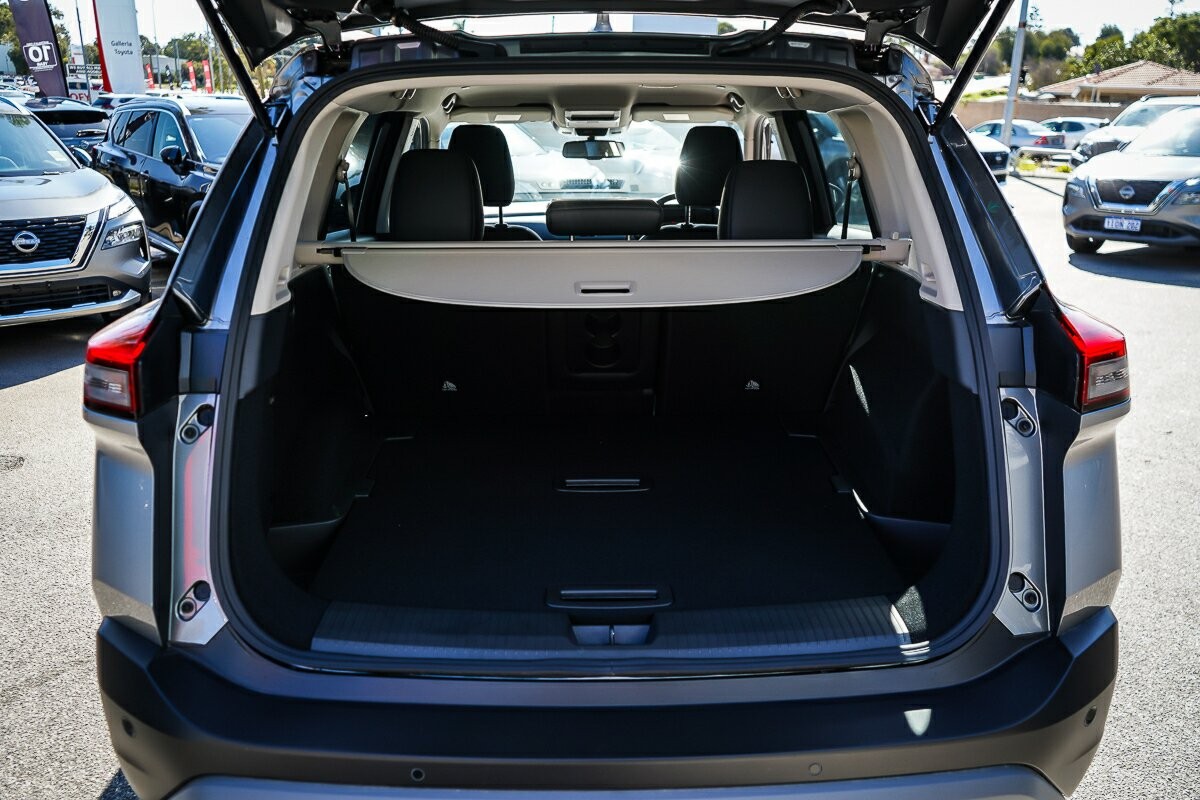 Nissan X-trail image 2
