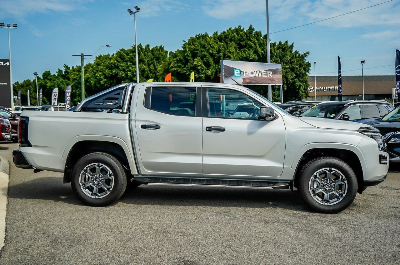 Nissan Navara image 4