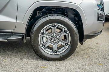 https://vehicle-cdn.autoleague.cloud/30739_2986892_12.jpg