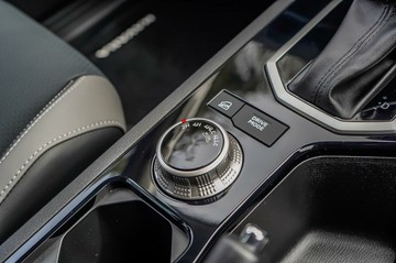 https://vehicle-cdn.autoleague.cloud/30739_2986892_16.jpg