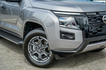 https://vehicle-cdn.autoleague.cloud/30739_2986892_4.jpg