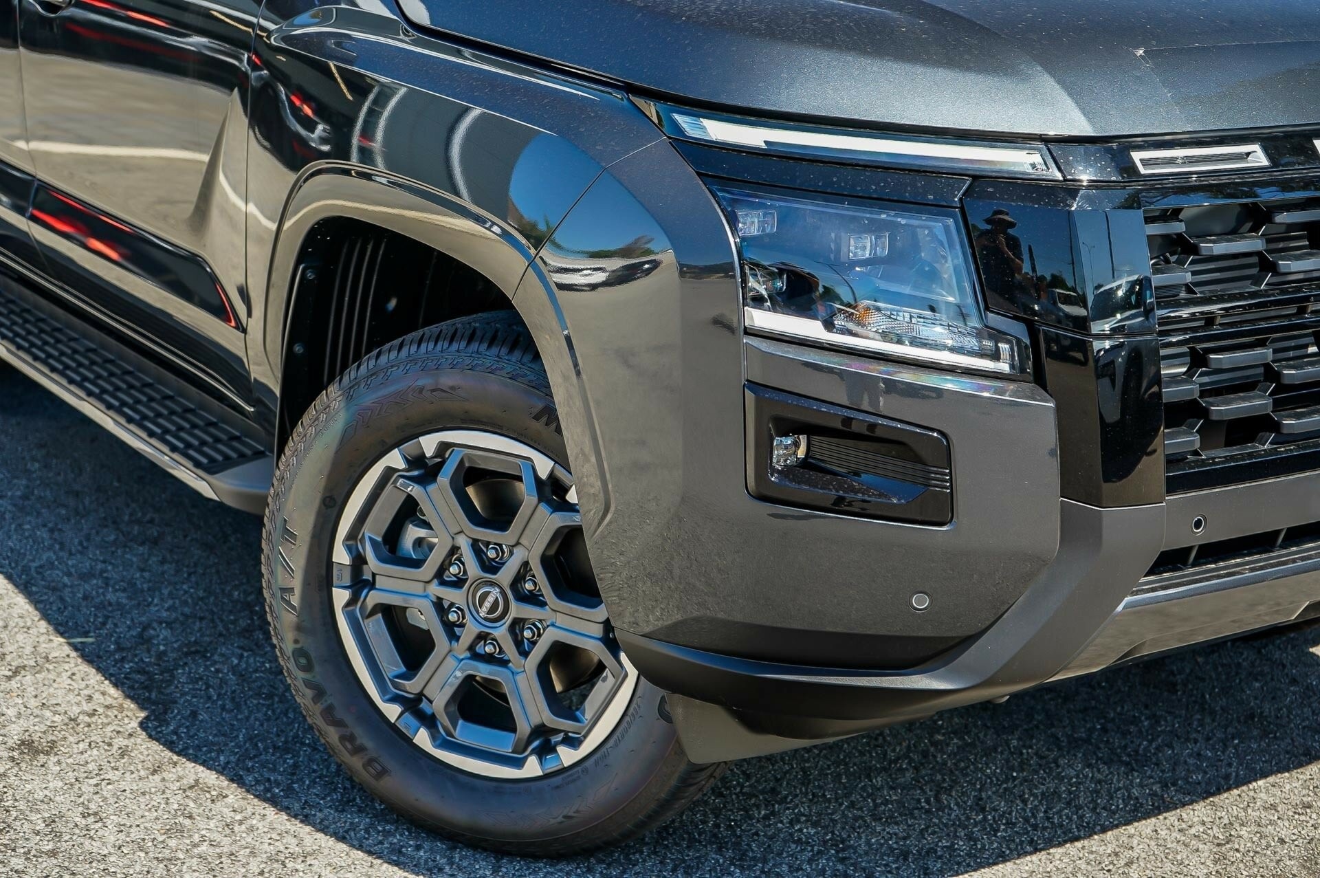 Nissan Navara image 4