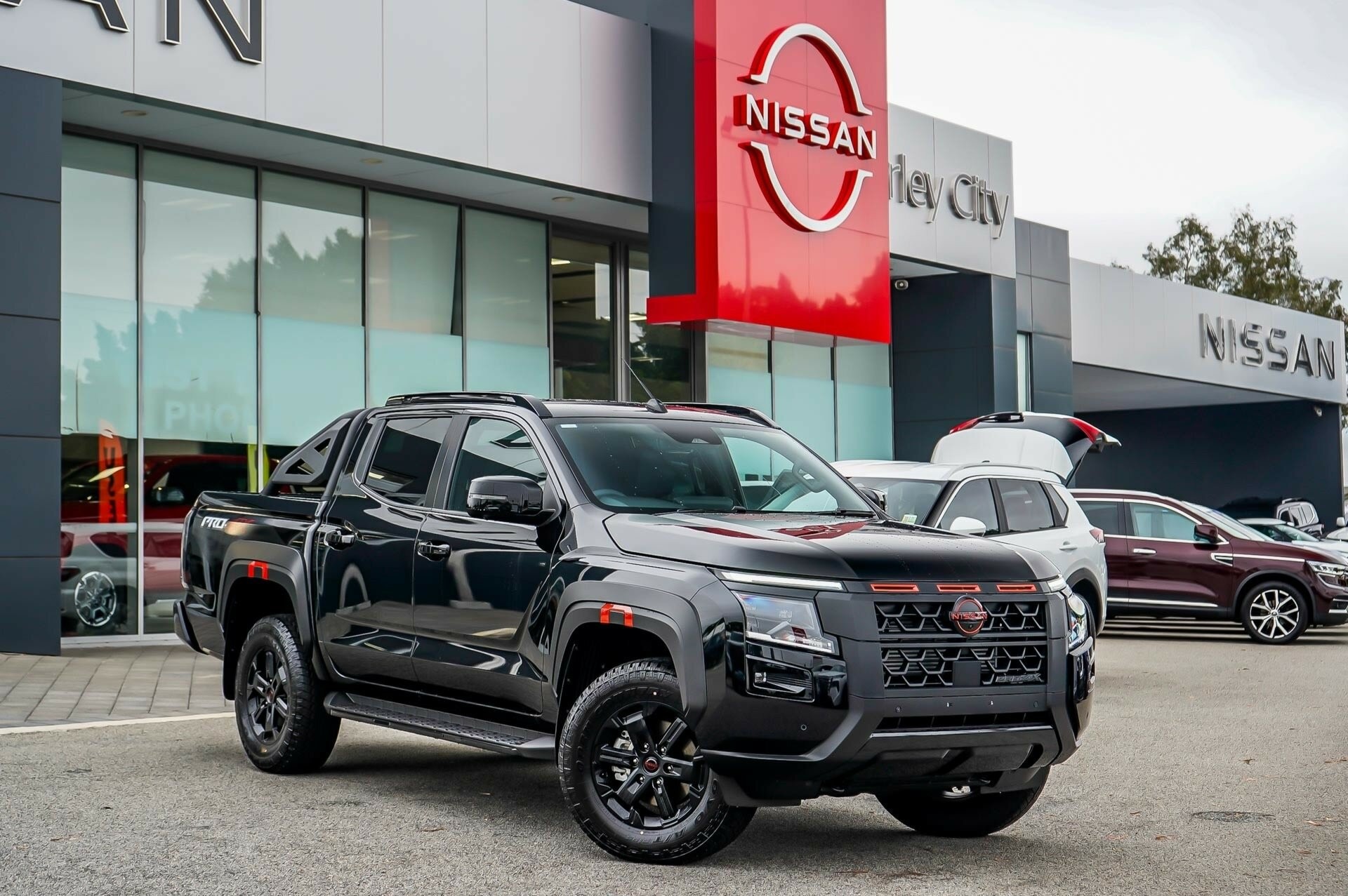 Nissan Navara image 1