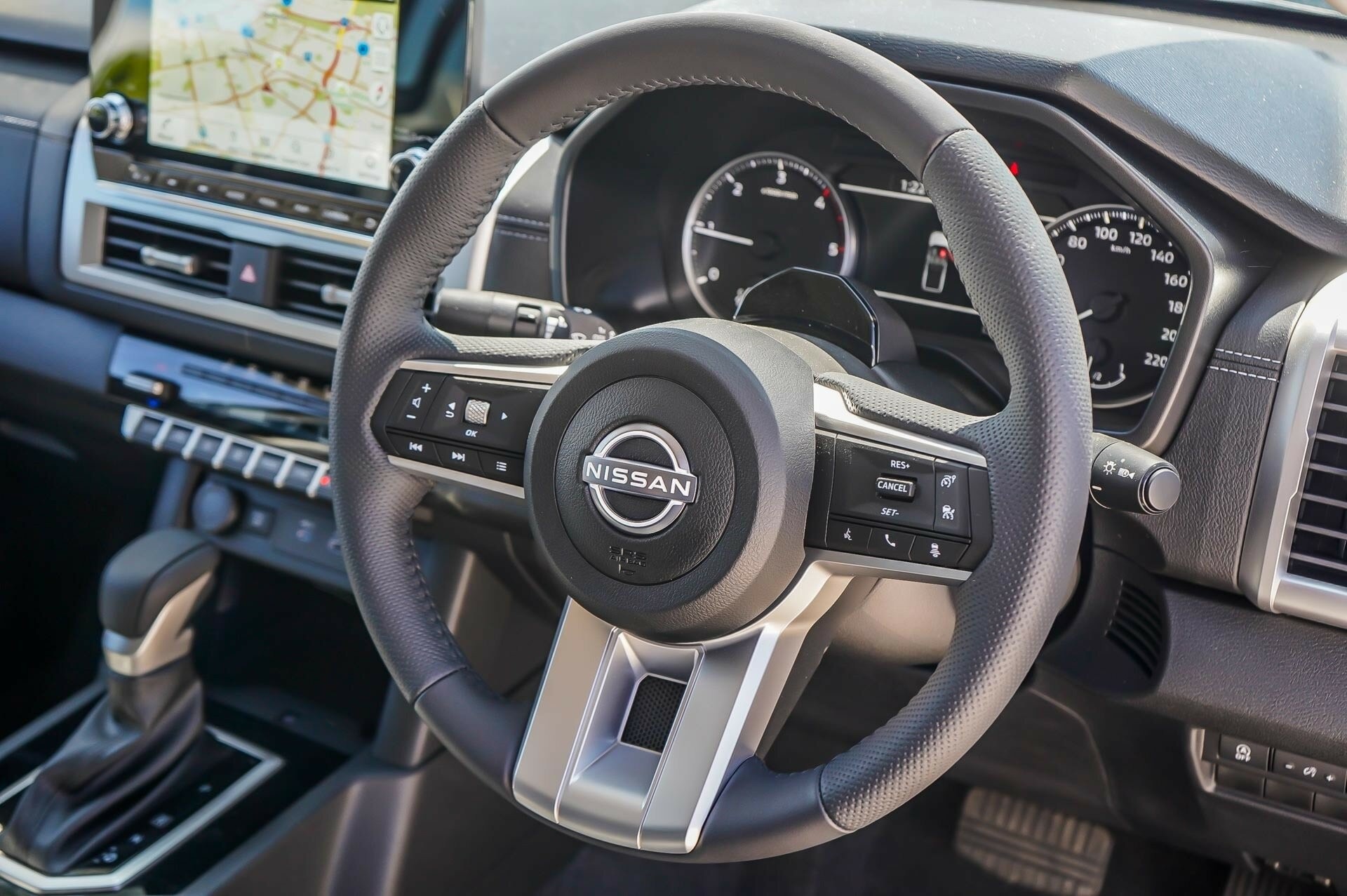 Nissan Navara image 3